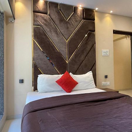 Osi Apartments Bandra West ムンバイ エクステリア 写真