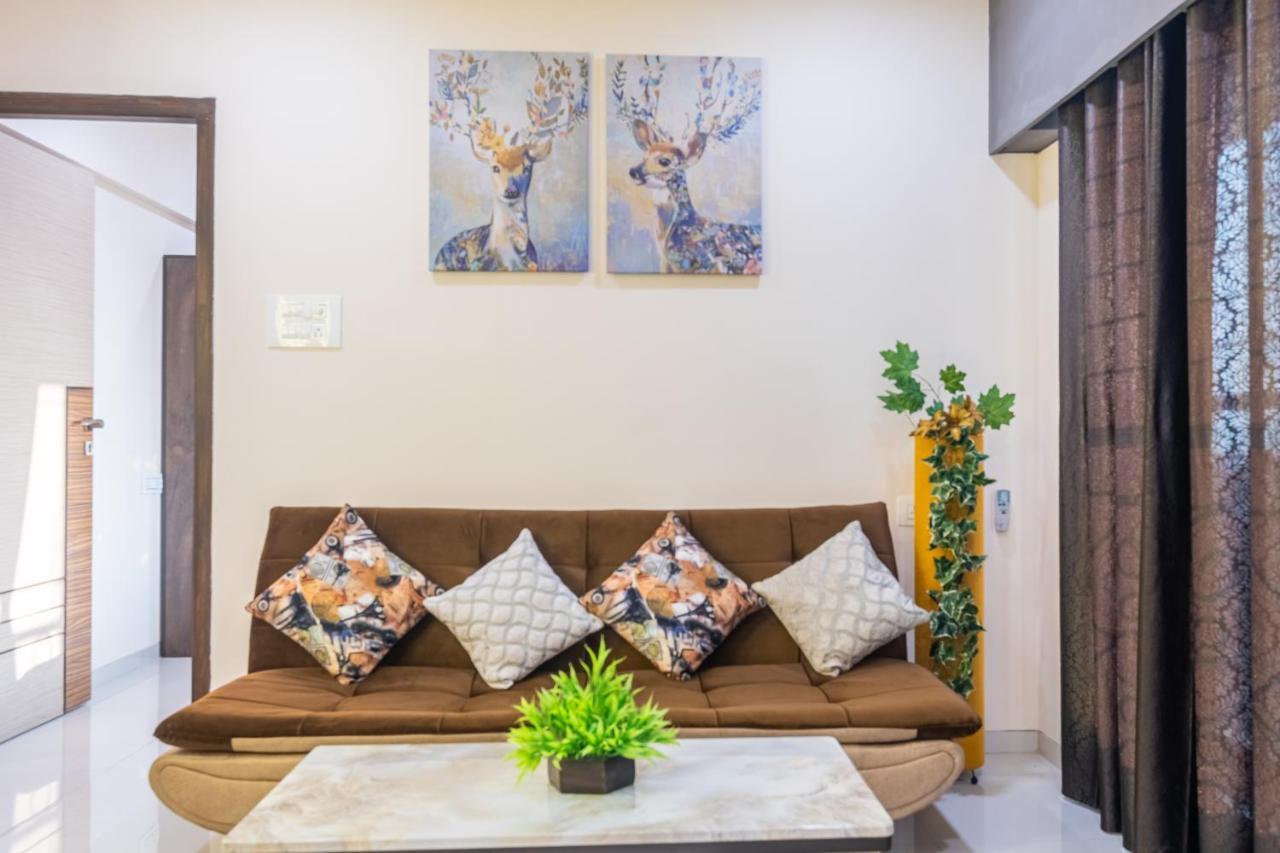 Osi Apartments Bandra West ムンバイ エクステリア 写真