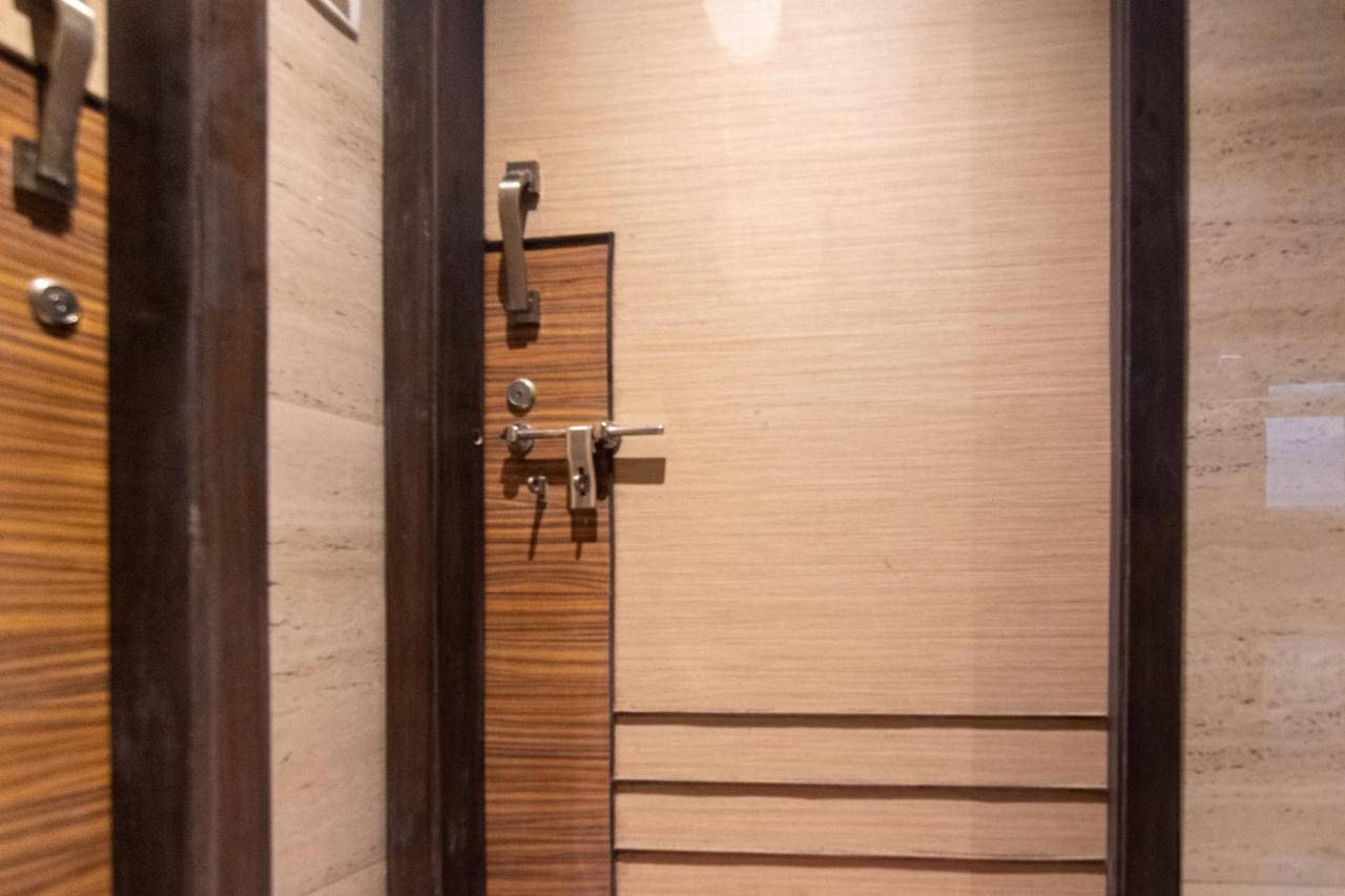 Osi Apartments Bandra West ムンバイ エクステリア 写真