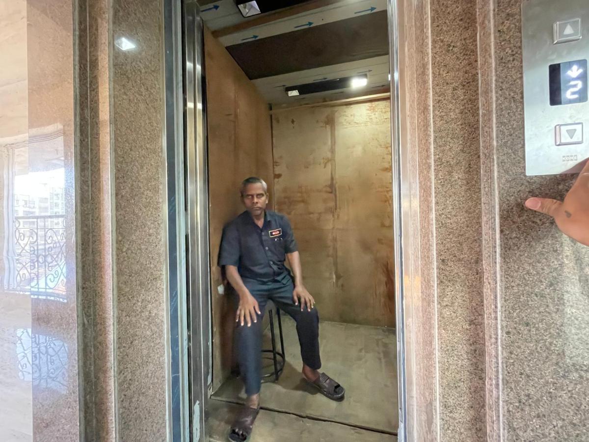 Osi Apartments Bandra West ムンバイ エクステリア 写真