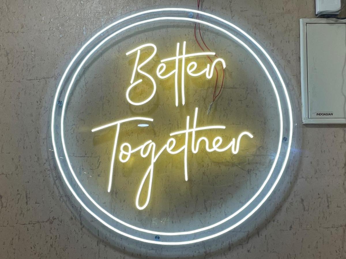 Osi Apartments Bandra West ムンバイ エクステリア 写真