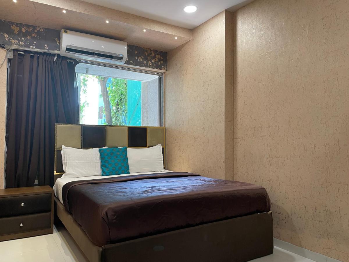 Osi Apartments Bandra West ムンバイ エクステリア 写真